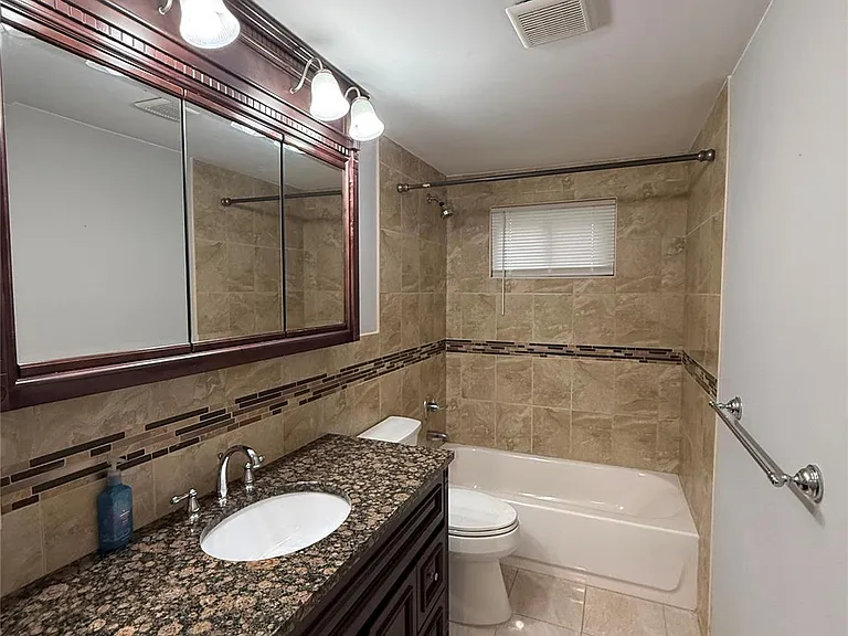 24 California Ave — Photo 10