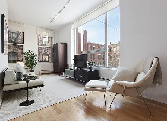 Sold by Warburg | media 5