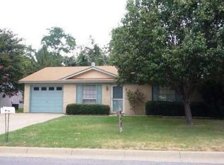 4305 Willow Tree Dr, Arlington, TX 76017