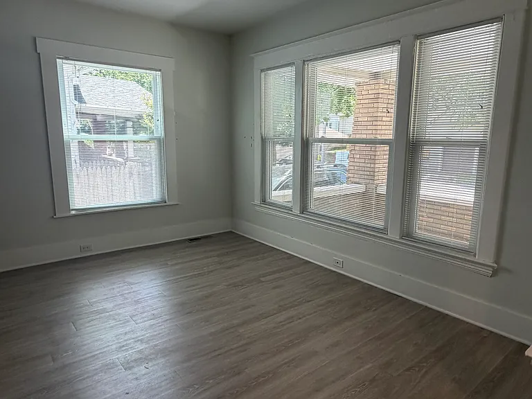 629 Lyon St NE #1 — Photo 8