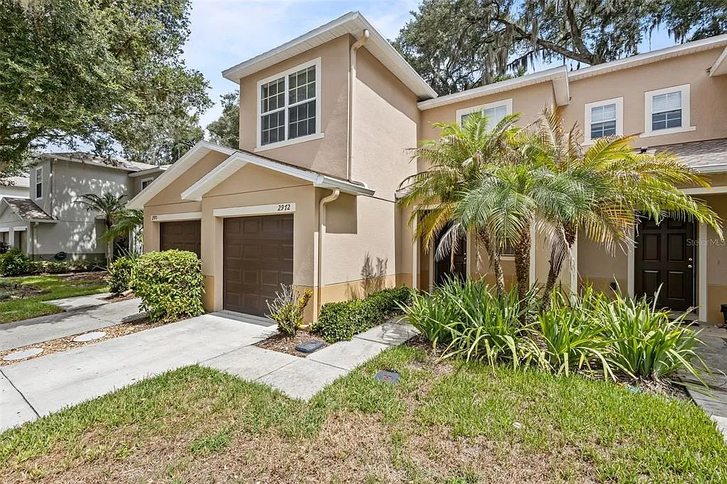 3 bed, 2.5 bath, 1573 sqft, $2,200 — Photo 2