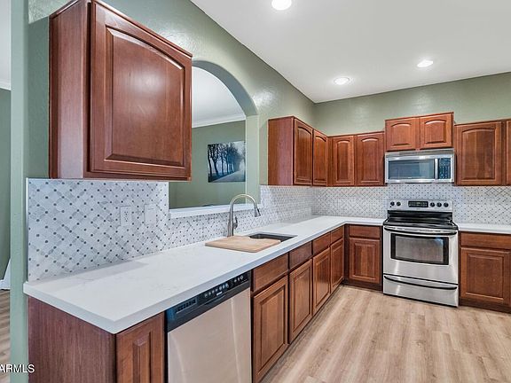 3rd image of 7122 S 14th Dr