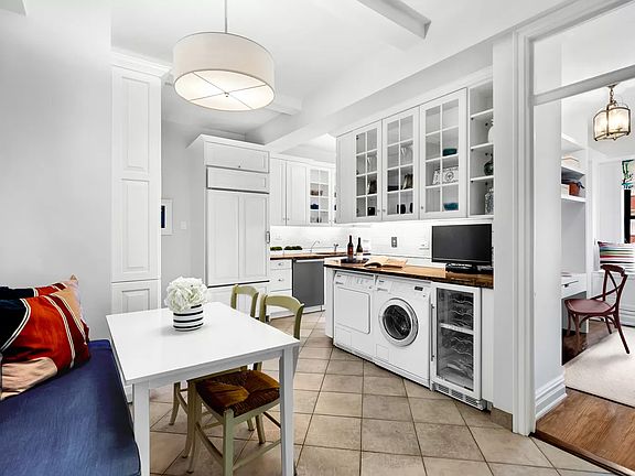 3rd image of 136 E 64th St APT 6E