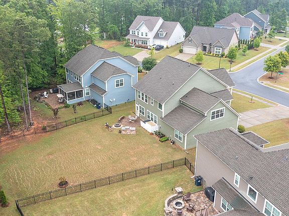 4th image of 428 Moses Dr