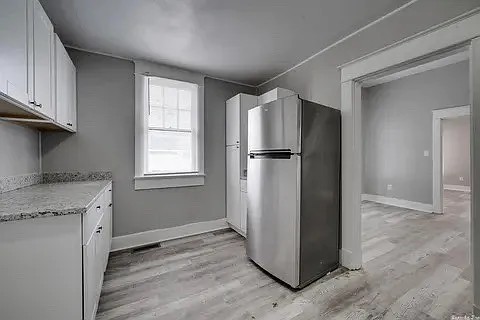 1135 N Ash St — Photo 6