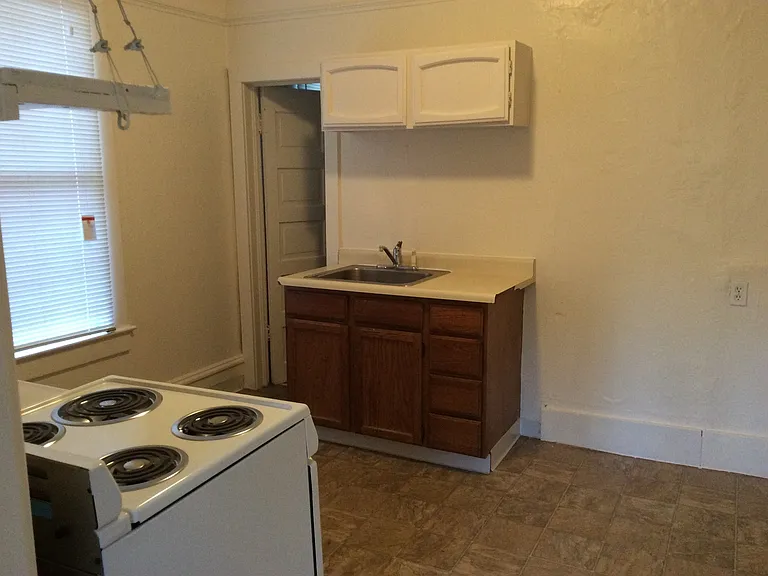1037 N Sierra St #B — Photo 3