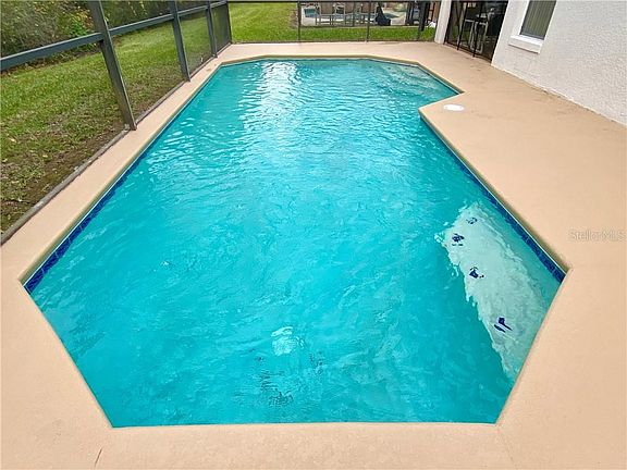 4th image of 1035 Lake Berkley Dr