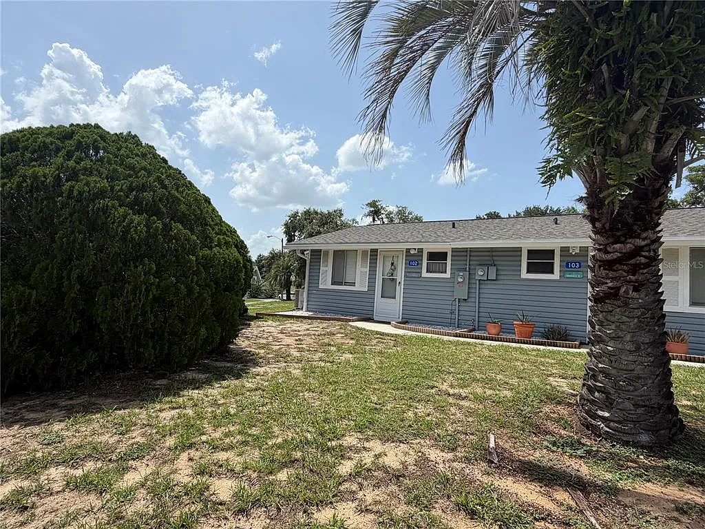 2 bed, 2.5 bath, 720 sqft, $1,800 — Photo 1