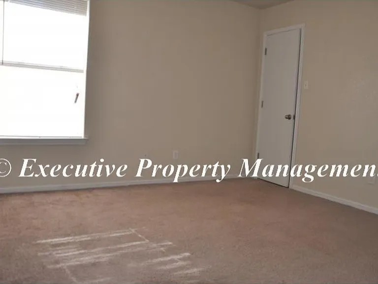 208 Janelle Dr — Photo 43