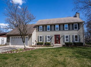 5650 N Sunset Ln, Glendale, WI 53209
