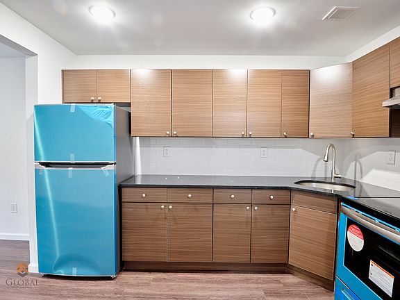 3rd image of 773 Grote St #2B