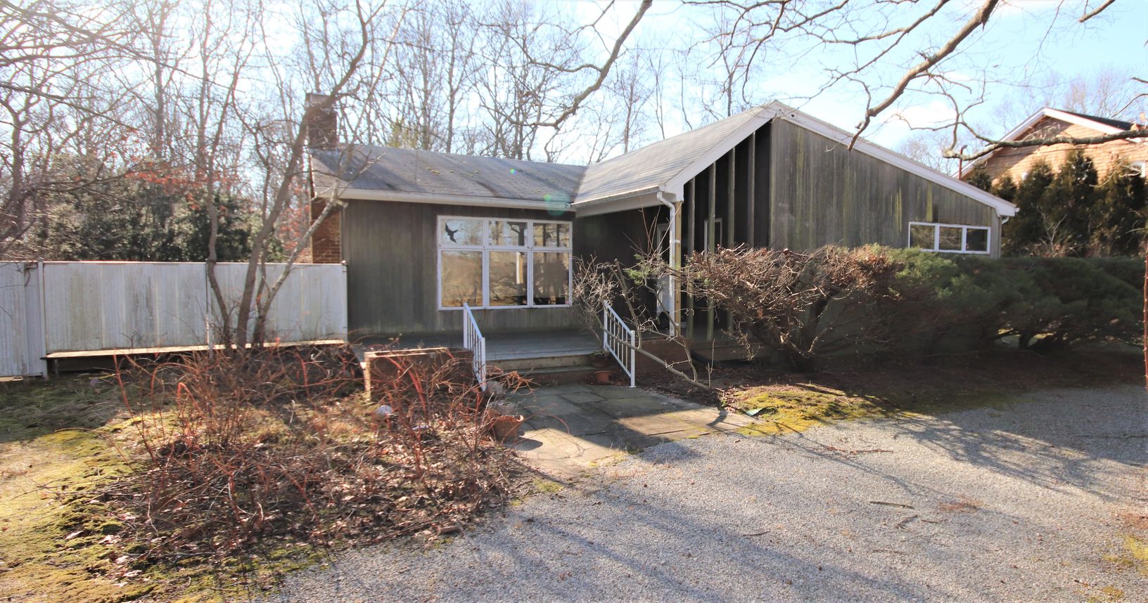 284 Abrahams Path - 1968 side hall ranch with full basement
