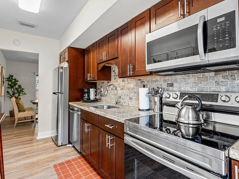 617 NE 9th Ave #71 — Photo 10