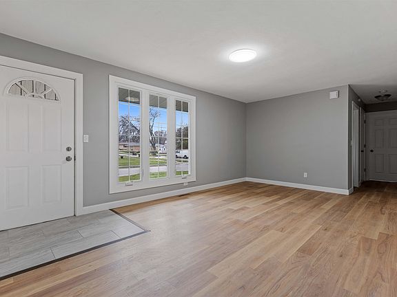 3rd image of 2106 Ashland Ave