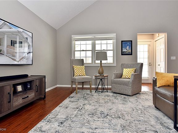 4th image of 1375 Peppercorn Ln