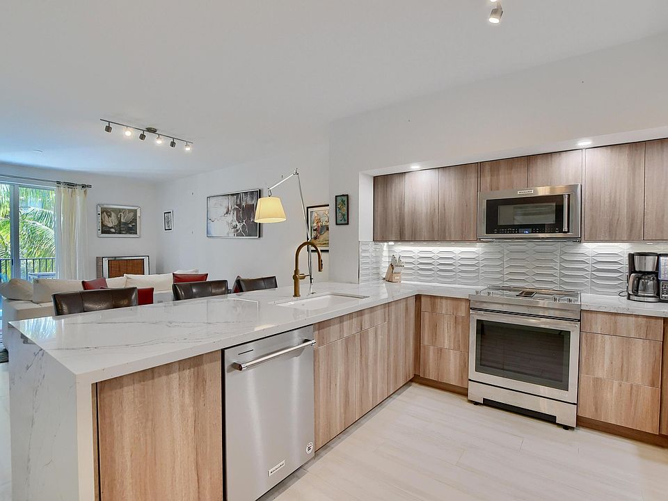 1st image of 250 NE 3rd Ave #1406