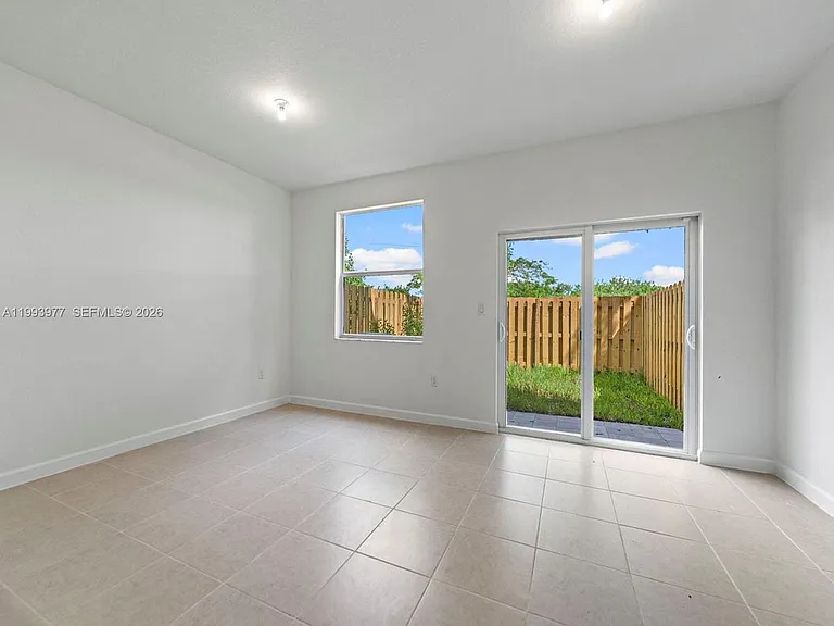1533 SE 27th Rd #1533 — Photo 4