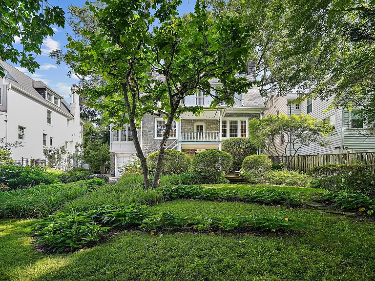 3612 Albemarle St NW — Photo 38