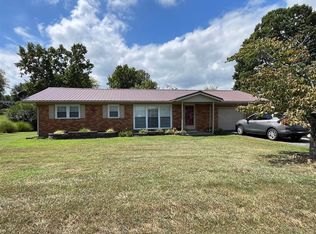 659 Woodland Circle Dr, Scottsville, KY 42164