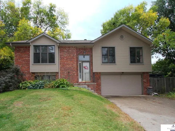 6221 S Richland Cir, Lincoln, NE 68516