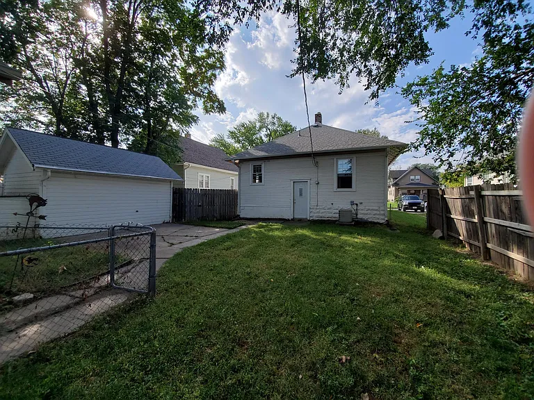 1242 Claremont St — Photo 18