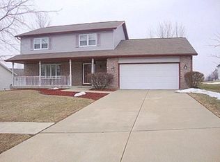 1071 Arapaho Dr, Freeport, IL 61032