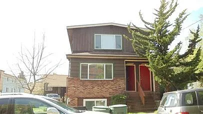 4253 9th Ave NE