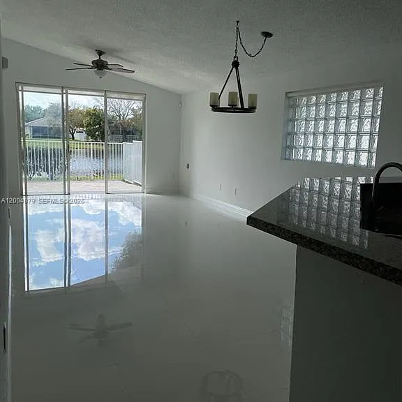 4117 Sapphire Bnd — Photo 2