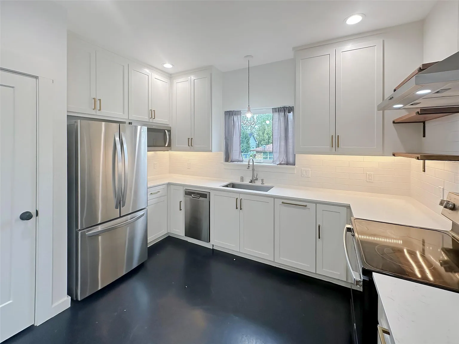 2 bed, 1.0 bath, 818 sqft, $1,500 — Photo 4