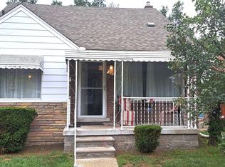 740 Farnham Ave, Lincoln Park, MI 48146