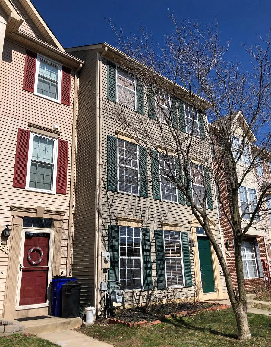 4 bed, 3.5 bath, 2080 sqft, $3,200 — Photo 1