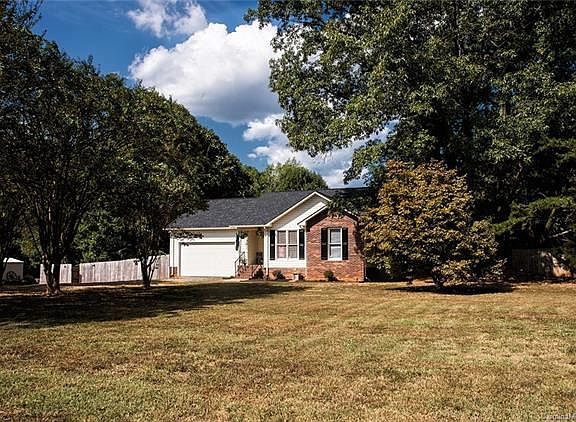 2nd image of 1330 Country Hill Dr