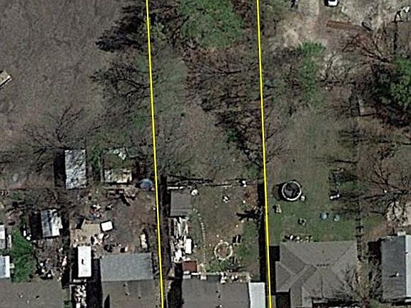 3rd image of 205 Ennis St