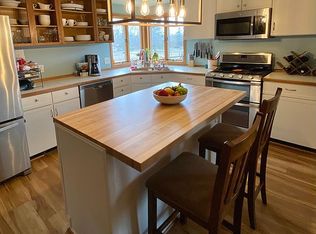 203 Forest View Dr, Slinger, WI 53086