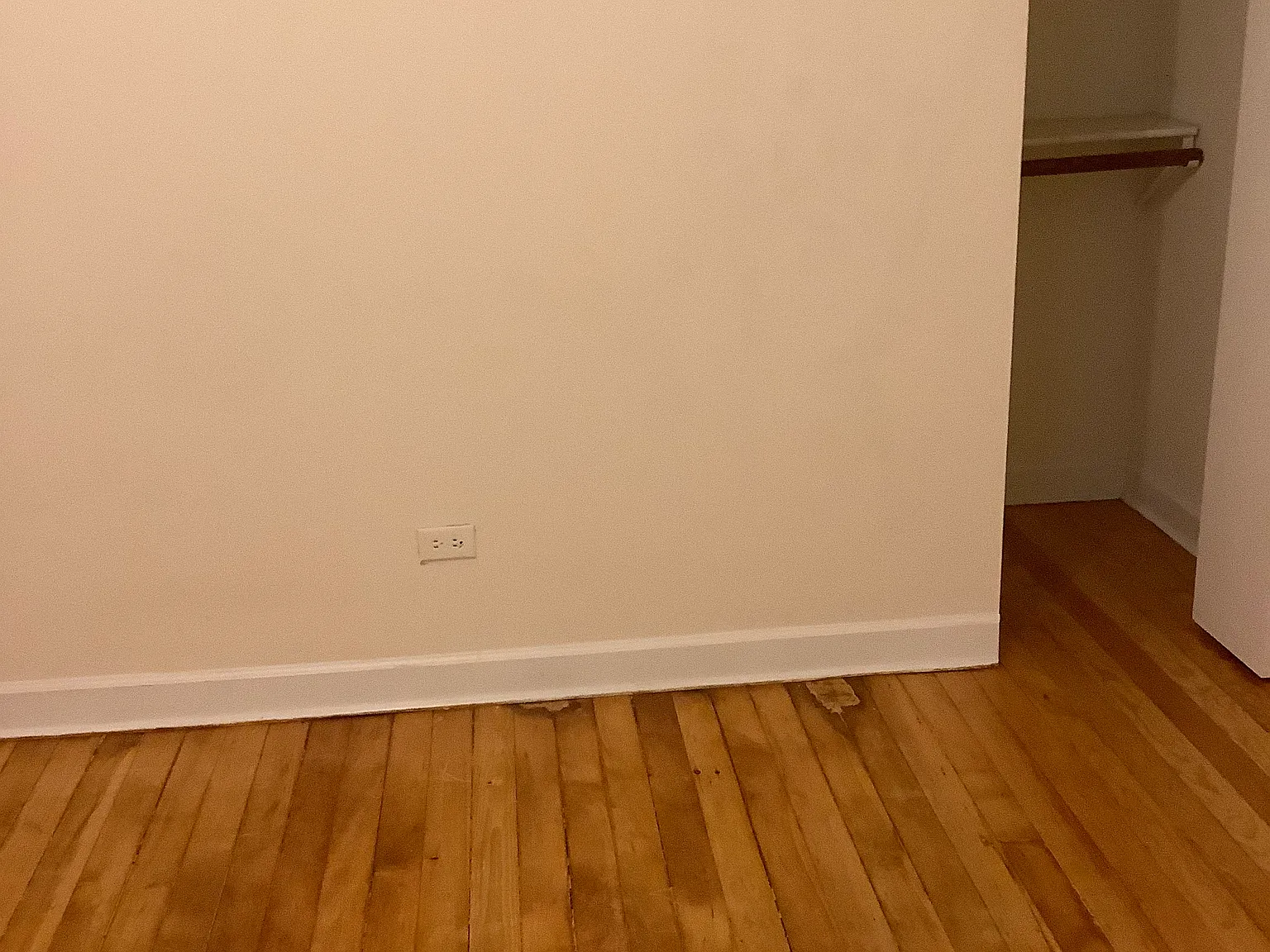 2 bed, 750 sqft, $1,900 — Photo 4