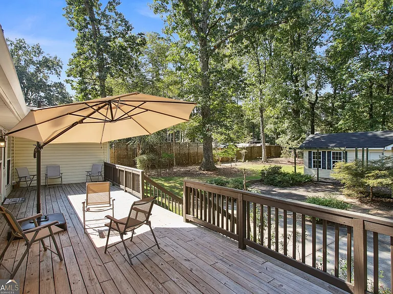102 Hickory Dr — Photo 22