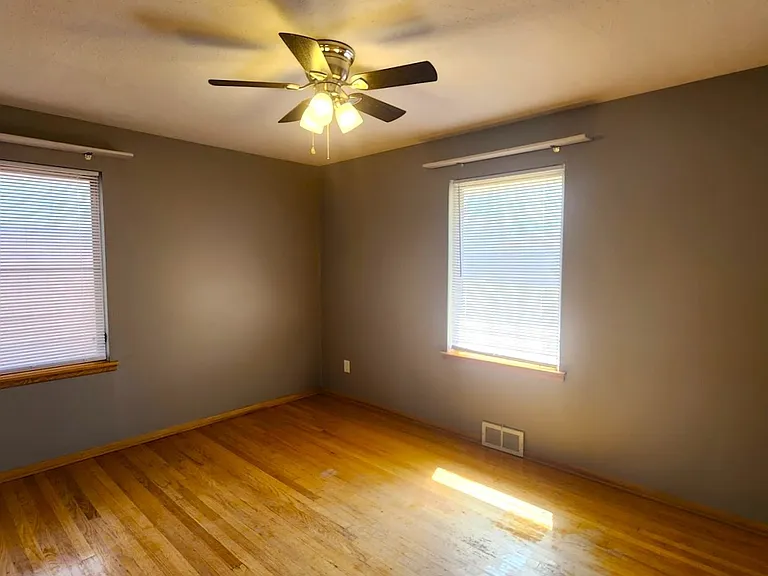 209 W Coe Dr — Photo 24