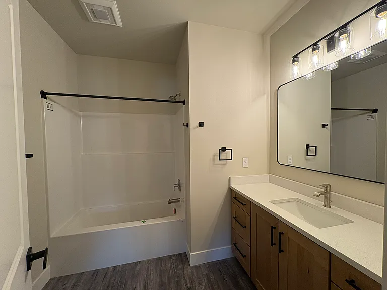 1222 S Miller St — Photo 14