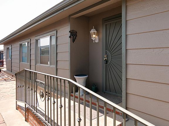 66 Poinsettia Gardens Dr-002-16-Front En