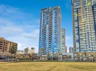 215 N 13th Ave SW #903, Calgary, AB T2R 0V6