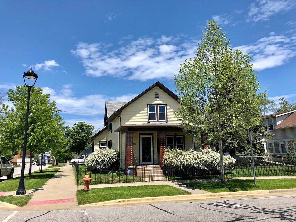 Lovely 3-bed Cape Cod style house in Elston Grove Historic District.