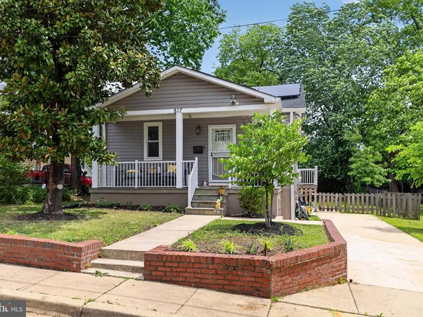 817 57th Pl, Capitol Heights, MD 20743