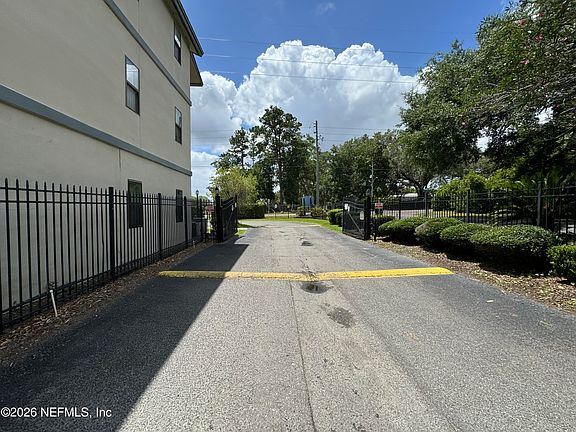 3rd image of 5615 SAN JUAN Avenue #112