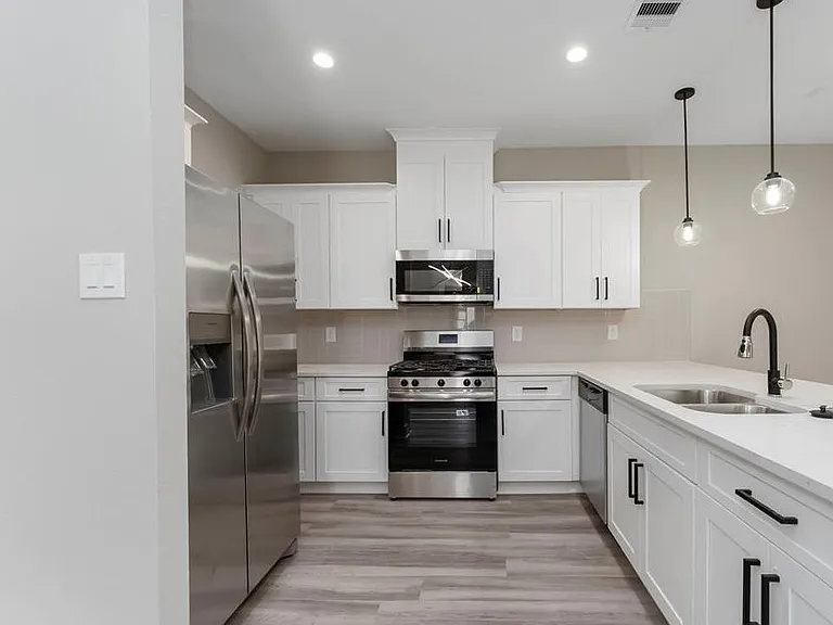 9514 Ashville Dr #B — Photo 7