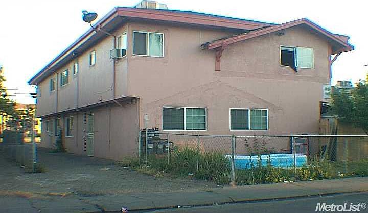 2nd image of 133 Gateway Ct