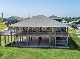 138 Verdia Dr, Crystal Beach, TX 77650