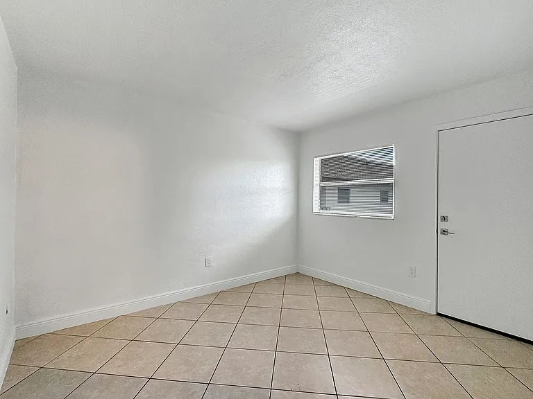 8475 SW 94th St #317E — Photo 12