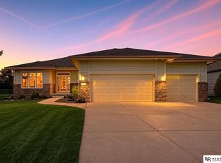 5904 N 153rd St, Omaha, NE 68116