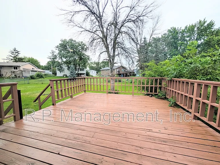 4382 Rosebriar Ave — Photo 4