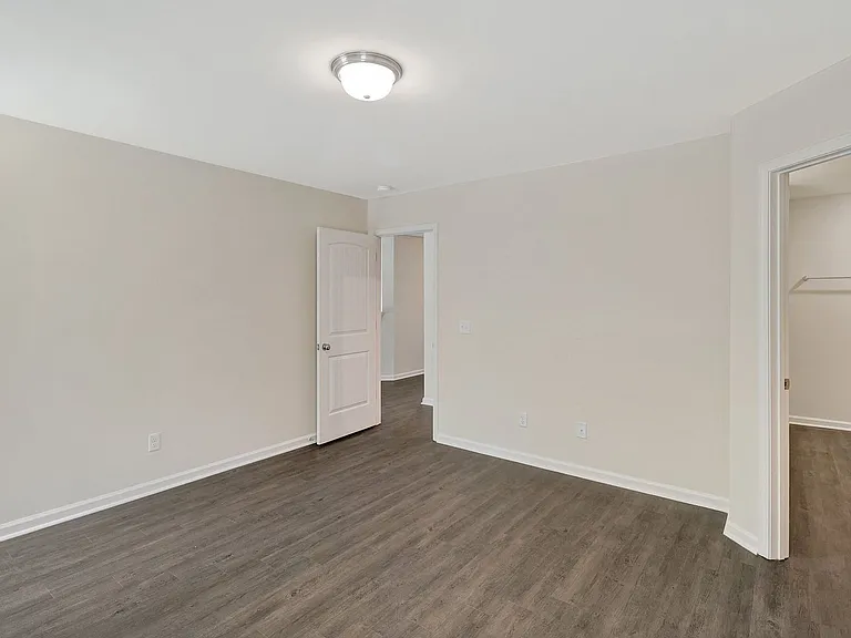 190 Brampton Ave — Photo 23